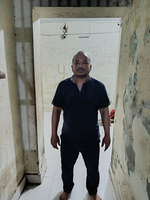 খুলনায় আলোচিত ‘গ্রেনেড বাবুর’ বাড়িতে অভিযান, ভাই জনি আটক