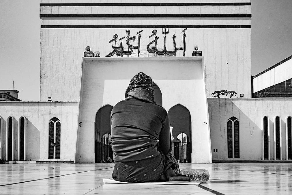 পার্থিব জীবনের সঙ্গে আধ্যাত্মিক জীবনের সমন্বয় যেভাবে করবেন