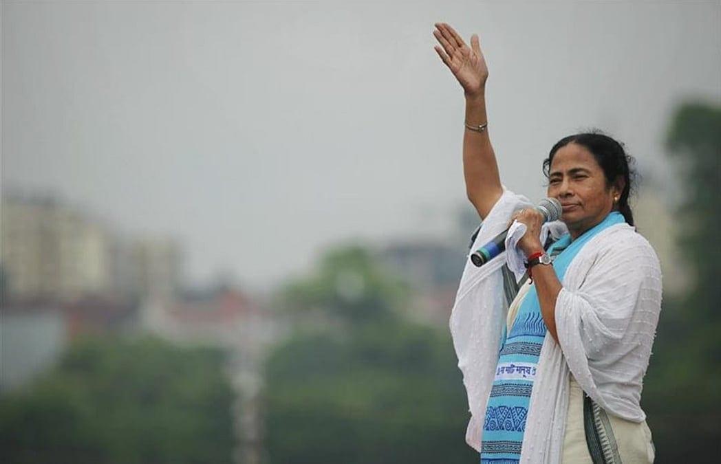 ভারতের অন্যতম সফল নারী রাজনীতিবিদ মমতার দল কেন ভেঙেচুরে যাচ্ছে