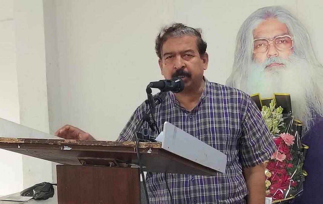 গণতন্ত্র মঞ্চের অনেক নেতা একটা আসন, মন্ত্রিত্বের লোভে আদর্শ বিসর্জন দিয়েছেন: হাসনাত কাইয়ুম
