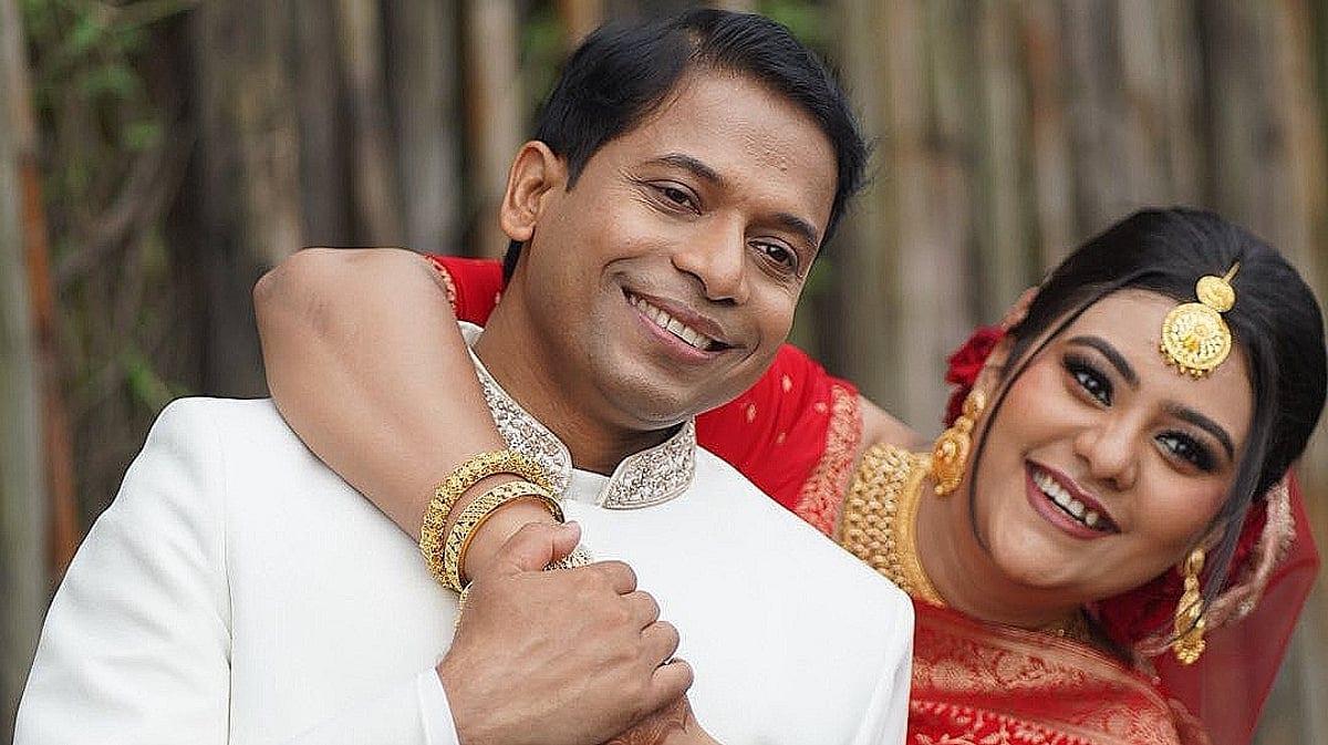 বিয়ের ছবি দিয়ে দীপ্তি লিখলেন, ‘মাস্টার সাহেব, আপনি আমার জন্য চোখের জল ফেলেছেন...’