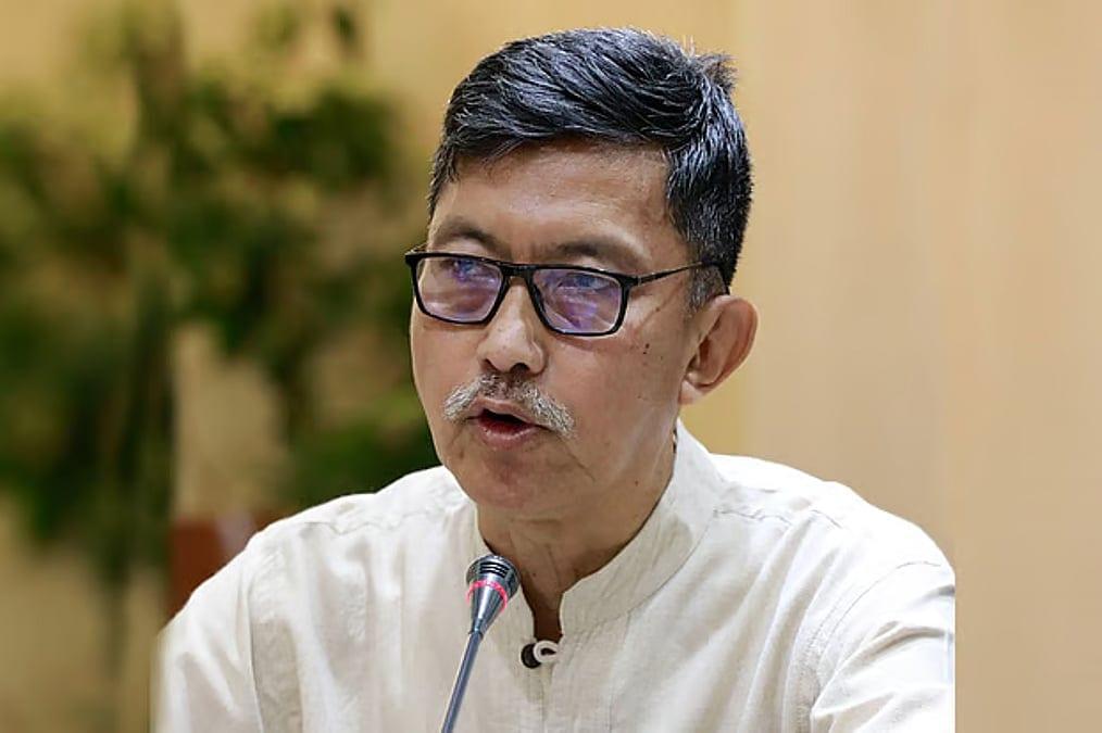 মন্ত্রীর আকস্মিক পদত্যাগ, নেপথ্যে নানা আলোচনা