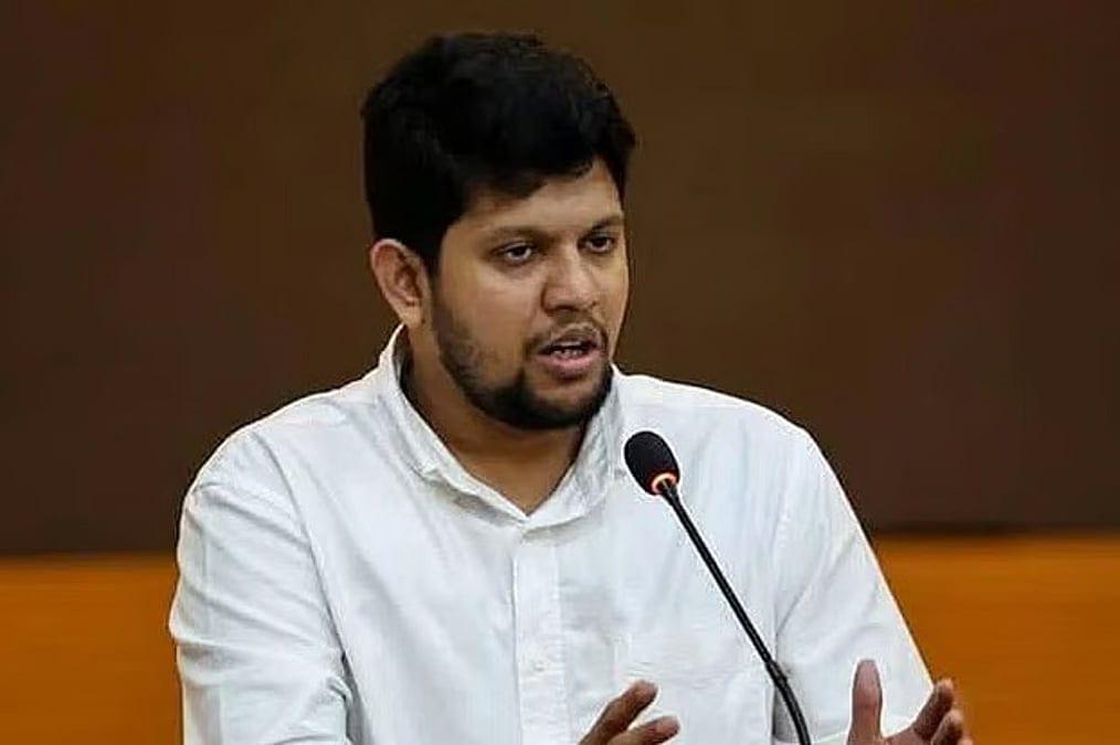 লীগ প্রশ্নে এখন যা চলছে, তা দুই বড় দলের ইনসিকিউরিটি: মাহফুজ আলম