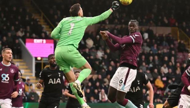 Spurs sign Dubravka as goalkeeper cover | Sports