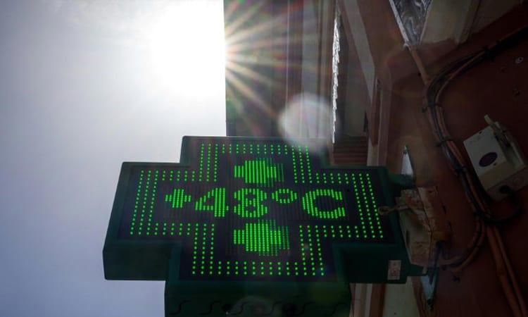 Hospitals overwhelmed as Europe heatwave shifts east | International