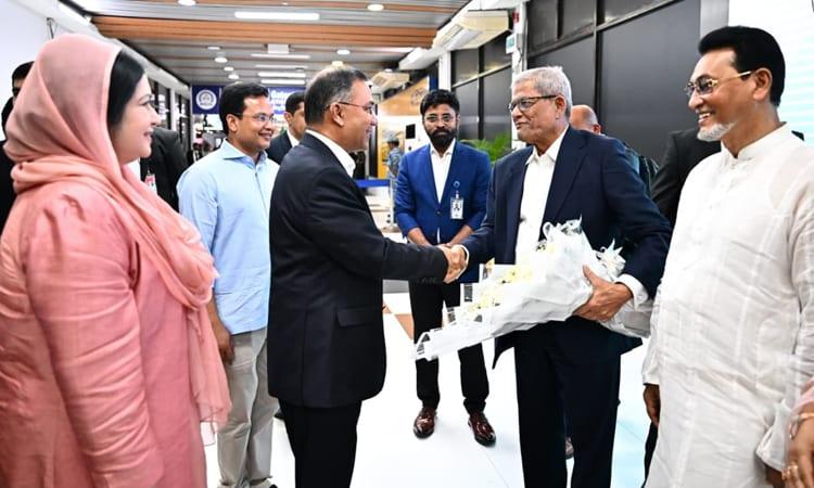 PM returns home wrapping up 6-day maiden overseas visit | News Flash