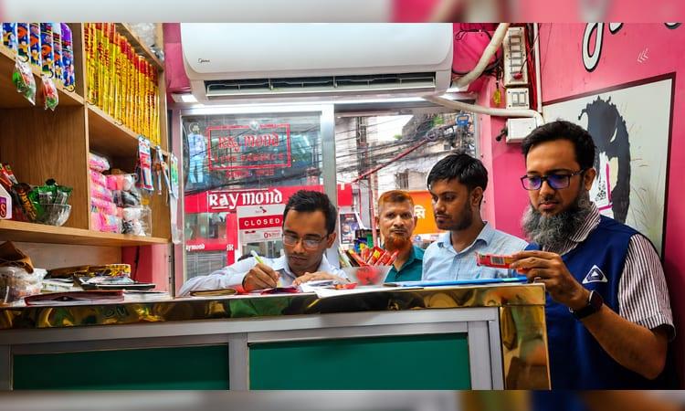 Shop fined over selling cakes, pastries without BSTI approval in Rajshahi | District