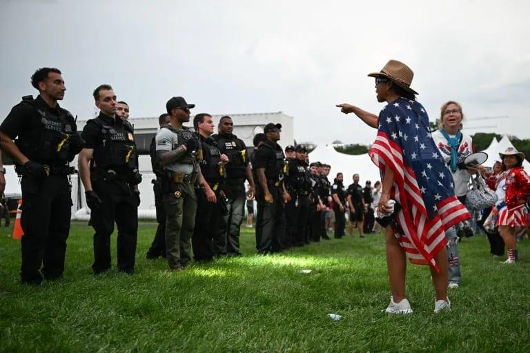 Rain, lightning and chaos open Trump's headline Fourth of July event | International