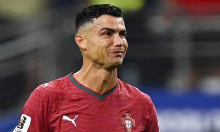 Close to tears and on his own as Ronaldo's World Cup dream ends | News Flash