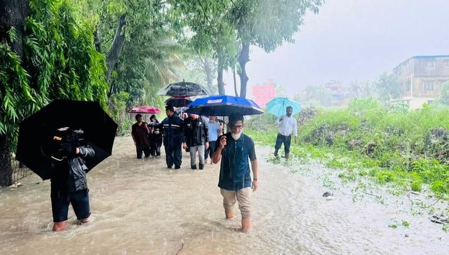 Habib inspects submerged rail track, Ctg-Cox's Bazar services remain suspended | Others