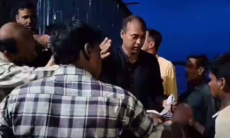 Swechhasebak Dal asks activists to stand by flood affected people | Others