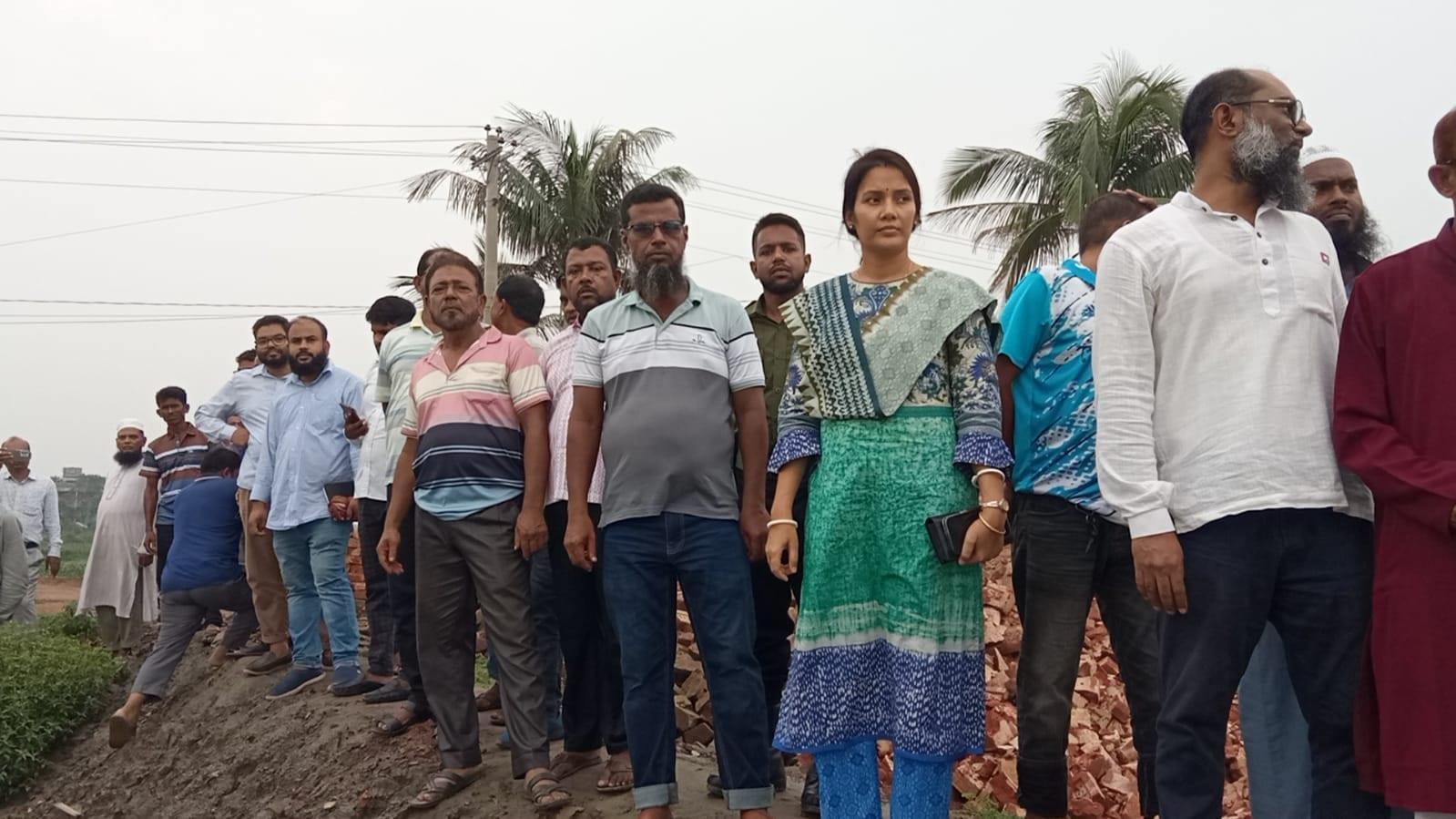 Shailmari sluice gate opened to ease waterlogging in Beel Dakatia | District