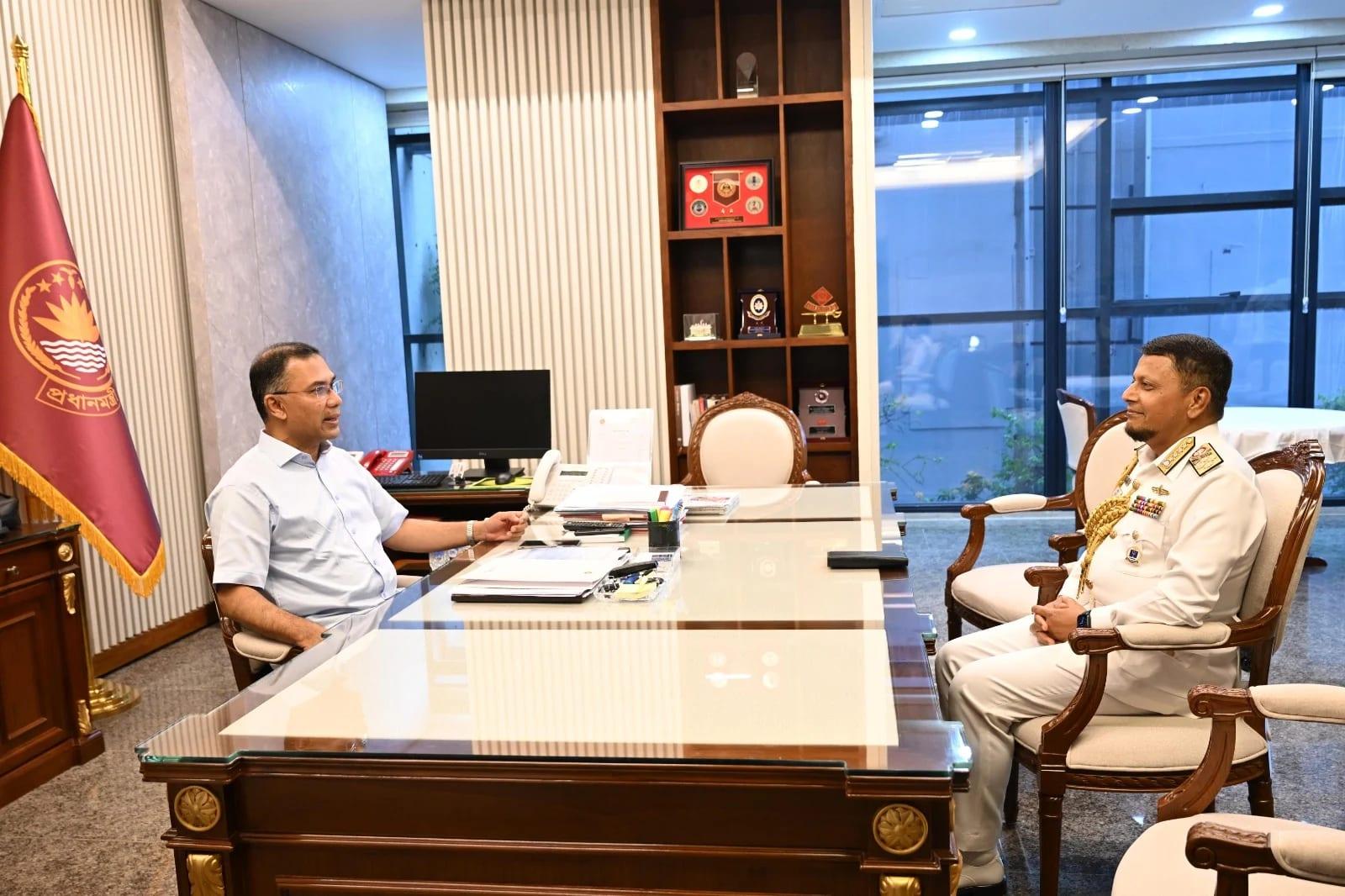 Outgoing Navy chief calls on PM | News Flash