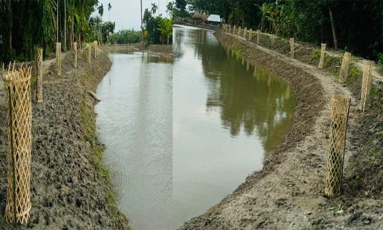 Tk 34 lakh returned to treasury after Bagerhat canal re-excavation | District