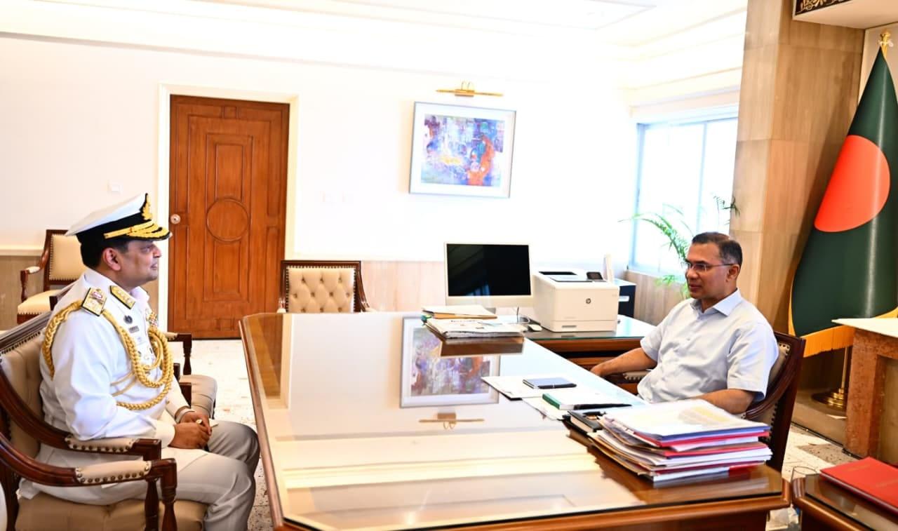 Newly appointed navy chief calls on PM  | News Flash