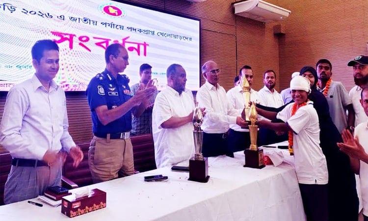 Natun Kuri Sports girls' football champions accorded reception in Rangpur | Sports