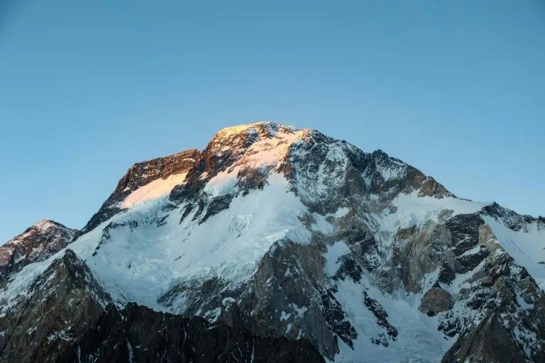 Search resumes for missing climbers from Pakistan avalanche | International