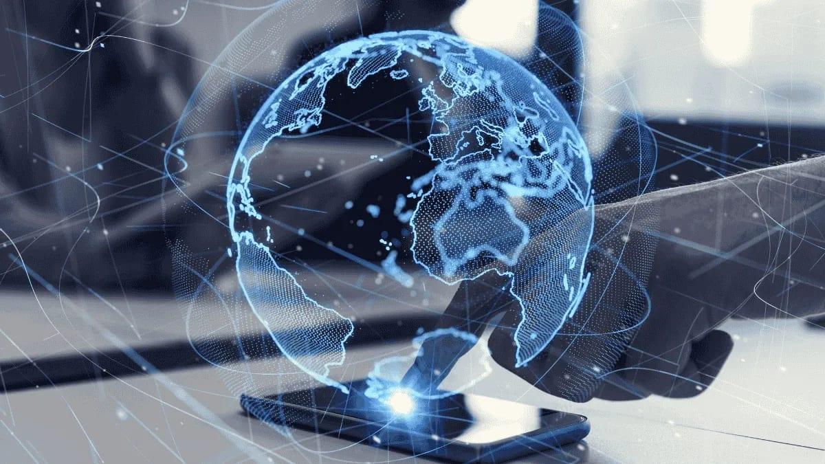 Internet users surge faster than mobile subscribers | Special Stories