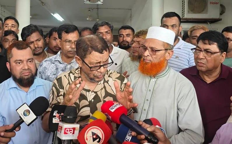 Health Minister makes surprise inspection of hospital in Gaibandha | National