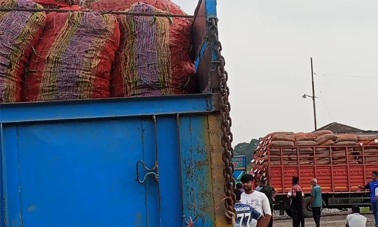Green chilli import from India begins thru Hili Land Port | Business