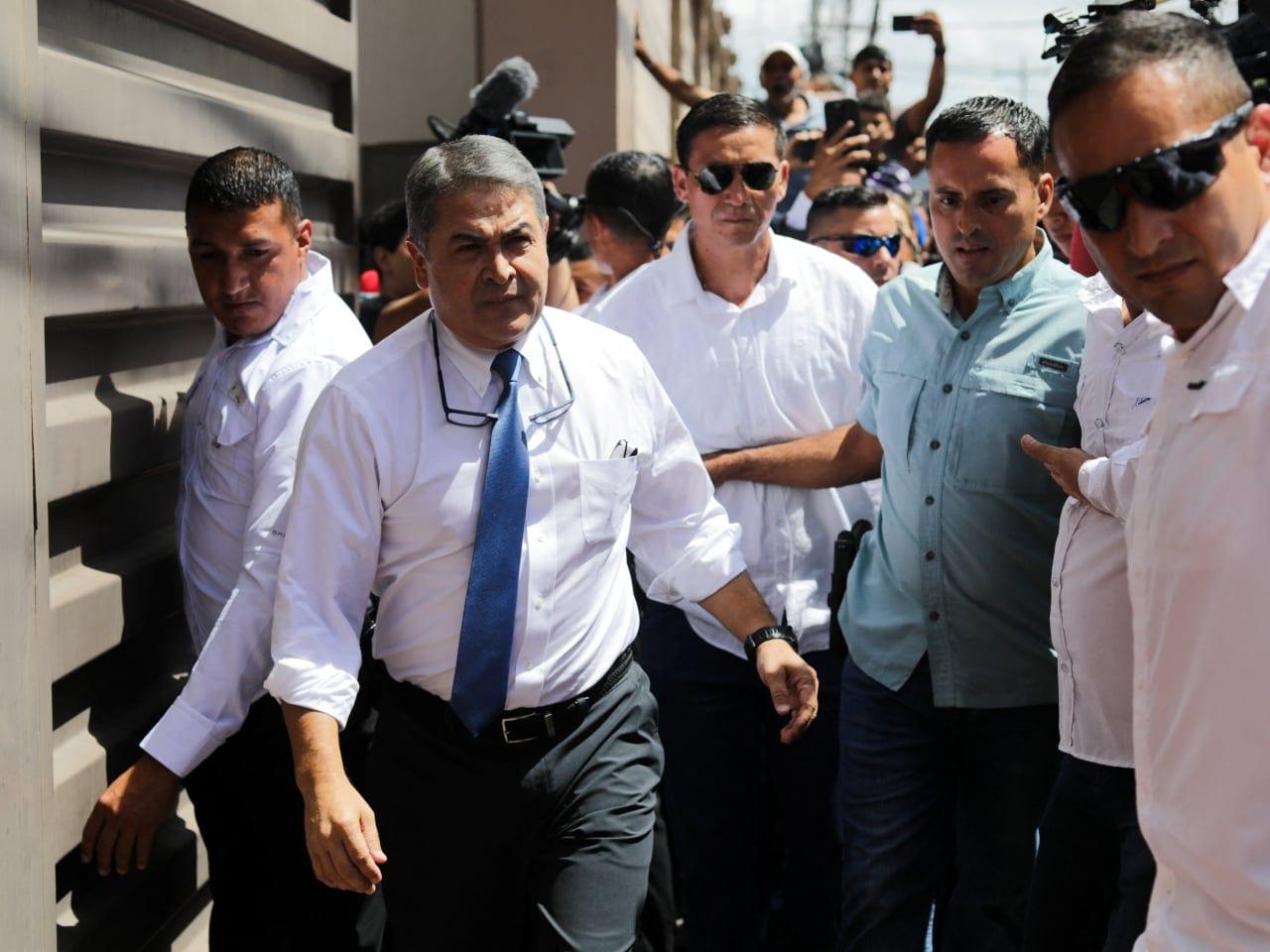 Honduran ex-leader pardoned by Trump to remain free amid corruption trial | International