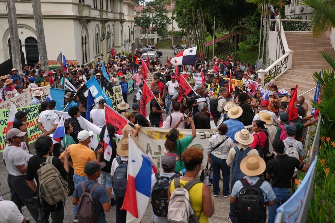 Hundreds of Panamanians protest canal reservoir plans | International