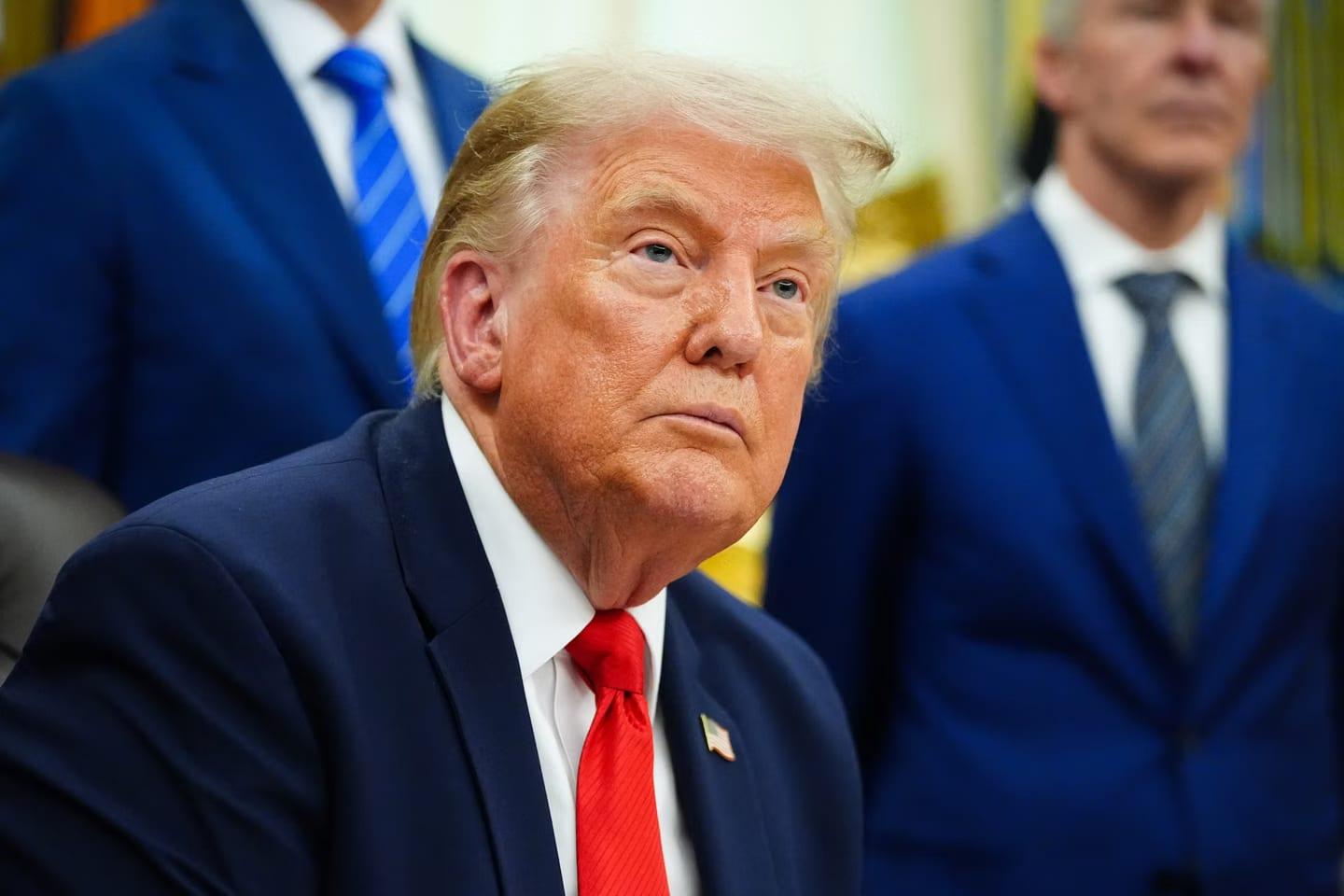 Trump warns Iran to open Hormuz or get 'hit very hard' | News Flash