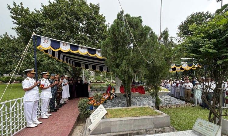 Ex-Navy chief Mahbub Ali Khan's death anniversary observed | News