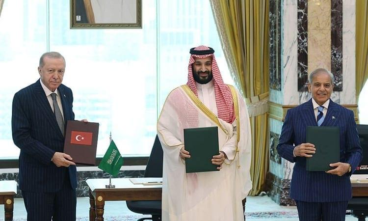 Saudi Arabia, Turkey and Pakistan sign defence pact amid regional war | International