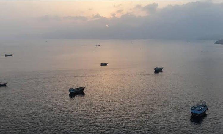 Iran Guards say won't reopen Hormuz without US meeting Tehran's demands | International