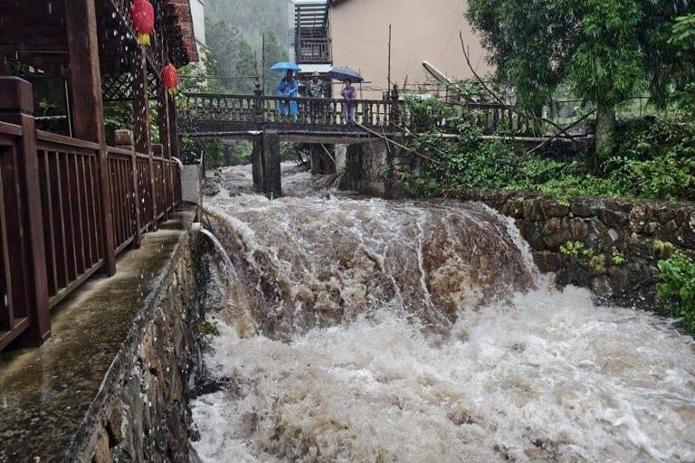 Typhoon Dolphin weakens but disrupts travel in east China | International