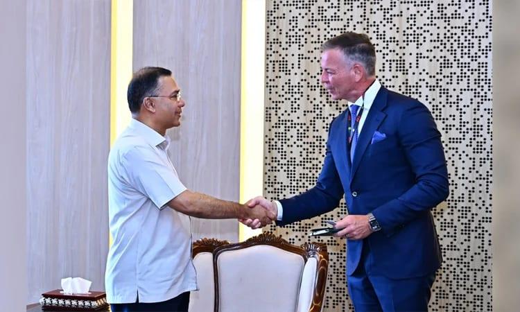 Visa Asia-Pacific president calls on PM | News Flash