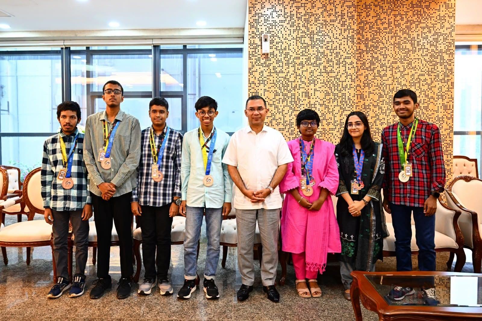 PM pledges support to expand mathematics Olympiad at grassroots  | News Flash