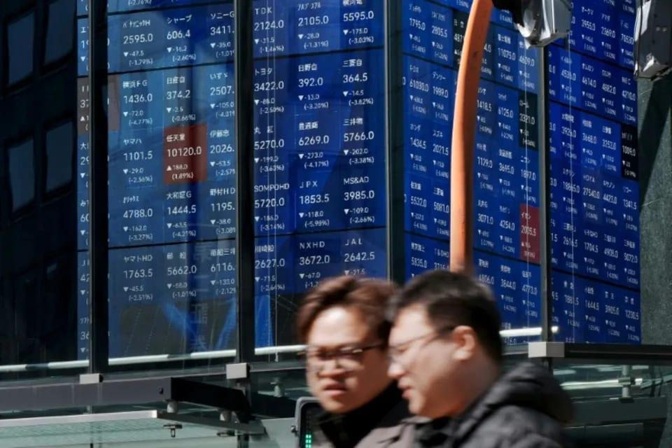 Most Asian stocks track Wall St record as US data ease rate fears | Business