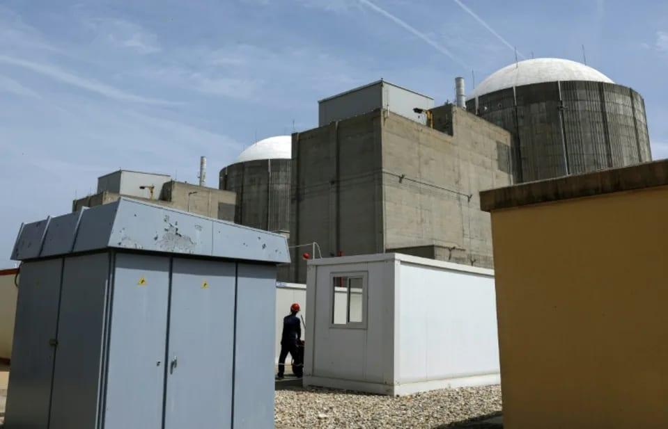 Spain extends largest nuclear plant in policy U-turn | International