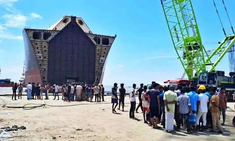Nine Sitakunda workers' deaths from excessive presence of hydrogen sulfide: Explosives Dept | Others