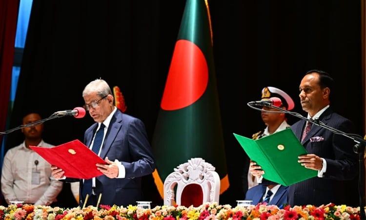 Mirza Fakhrul takes oath as 23rd President | News Flash