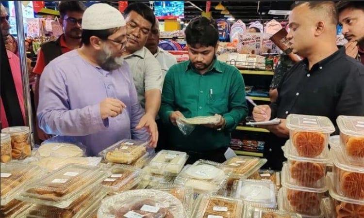 Four food establishments fined Tk 4o lakh in Ctg | District