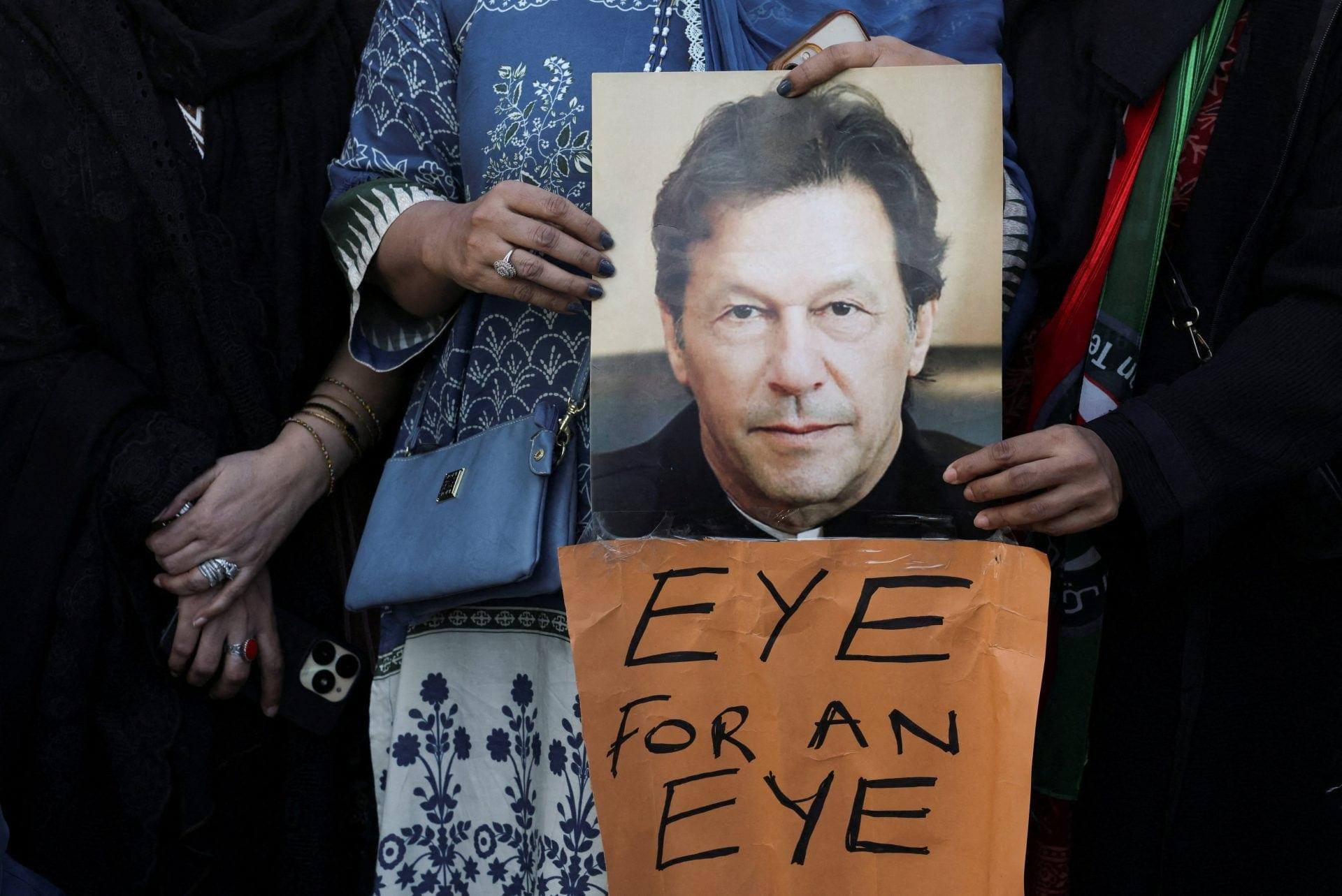 Former cricket captains appeal to Pakistan over Khan health care | International