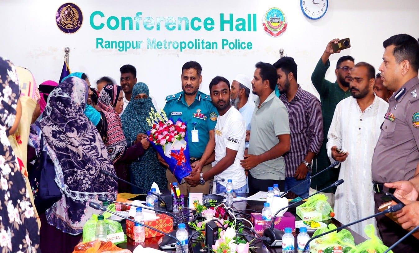RpMP Commissioner exchanges views with July fighters, martyrs' families  | District