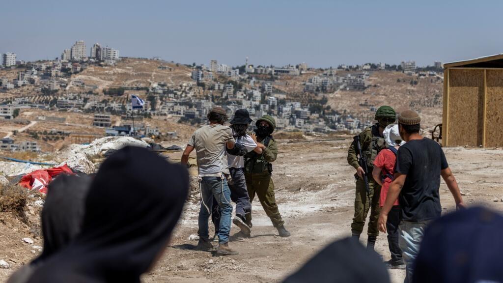 West Bank settlers attack AFP journalists | International