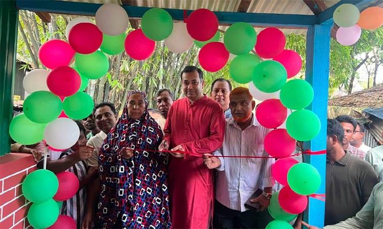 Yasser hands over 'Swapno Bari' to 36 homeless families in Nandail | News