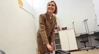 Iceland votes 'No' to resuming EU talks | International