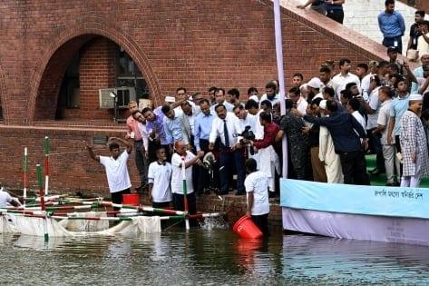 Speaker releases fish fingerlings into Sangsad Bhaban lake | Others