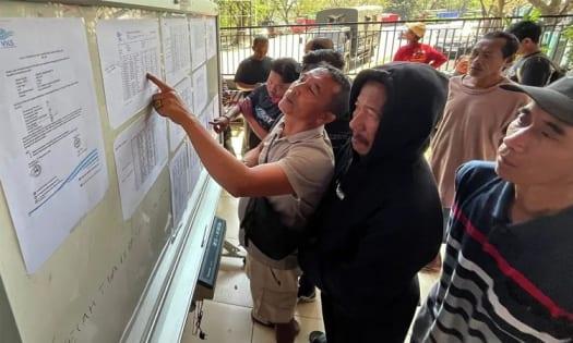 Indonesia searches for missing passengers after ferry capsizes off Java | International