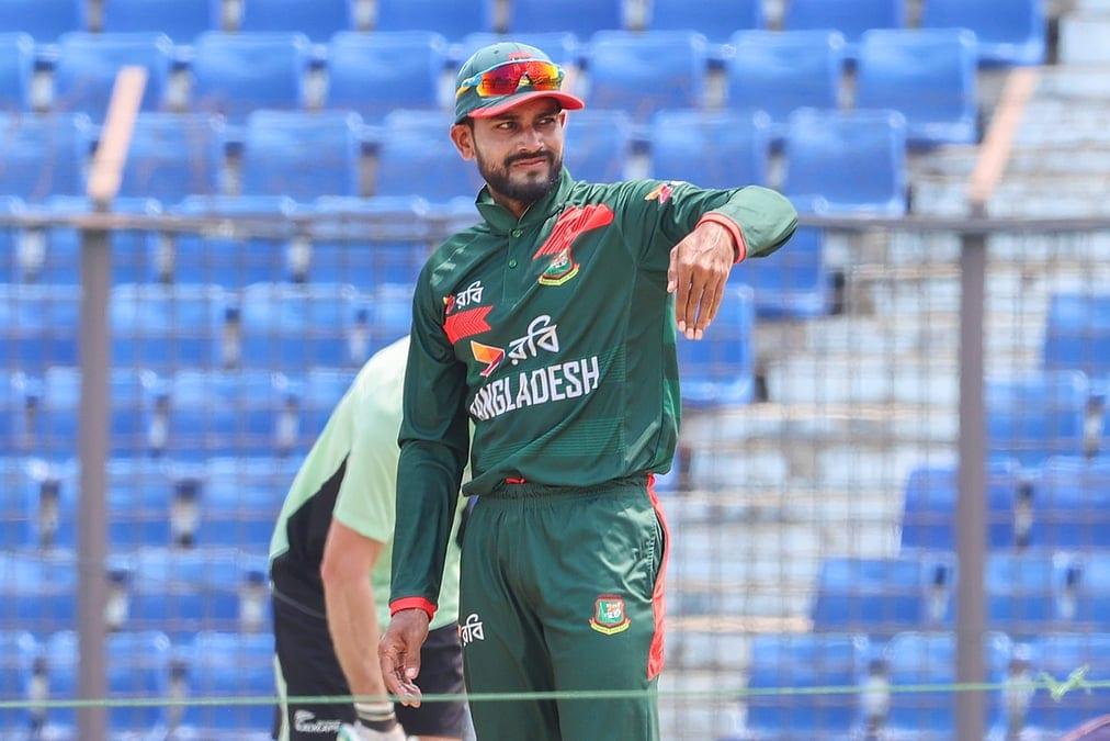হাসপাতাল থেকে বাসায় ফিরেছেন মিরাজ