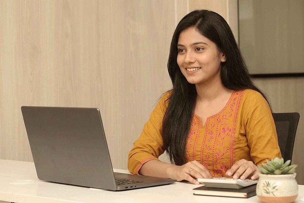 অনিক, দিবা ও বাঁধনদের চাকরিজীবন : ৯–৫টা চাকরি গড়ায় ২৪ ঘণ্টায়