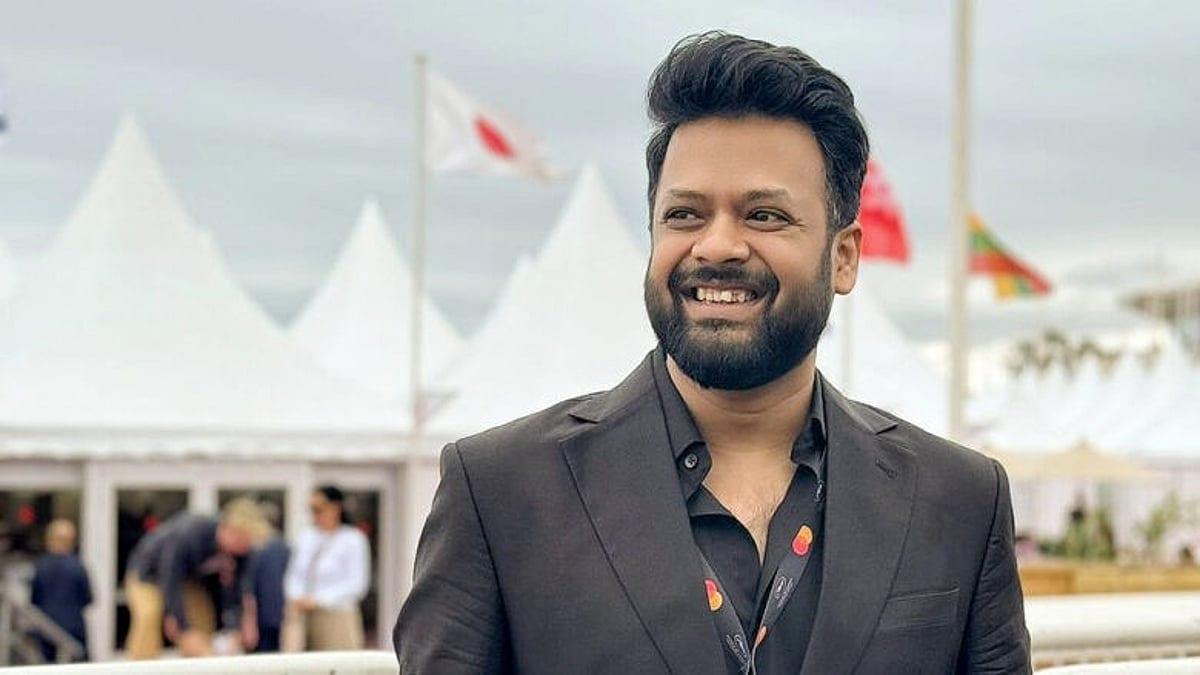 লিখেছেন, কেটেছেন, আবার লিখেছেন; অবশেষে প্রেমের সিনেমা বানাচ্ছেন রাজীব