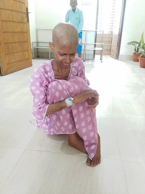 পরিচয় থাকার পরও ‘বেওয়ারিশ’ দুলালী, রেখে গেলেন অনেক প্রশ্ন