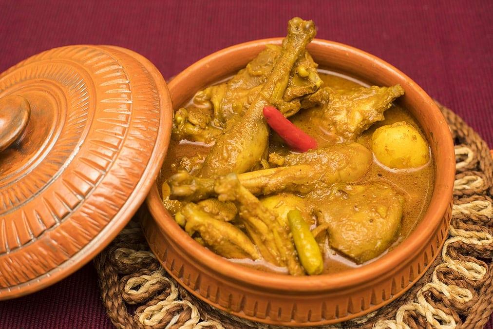 বাটা মসলায় দেশি মুরগির স্বাদ, রেসিপি জানুন